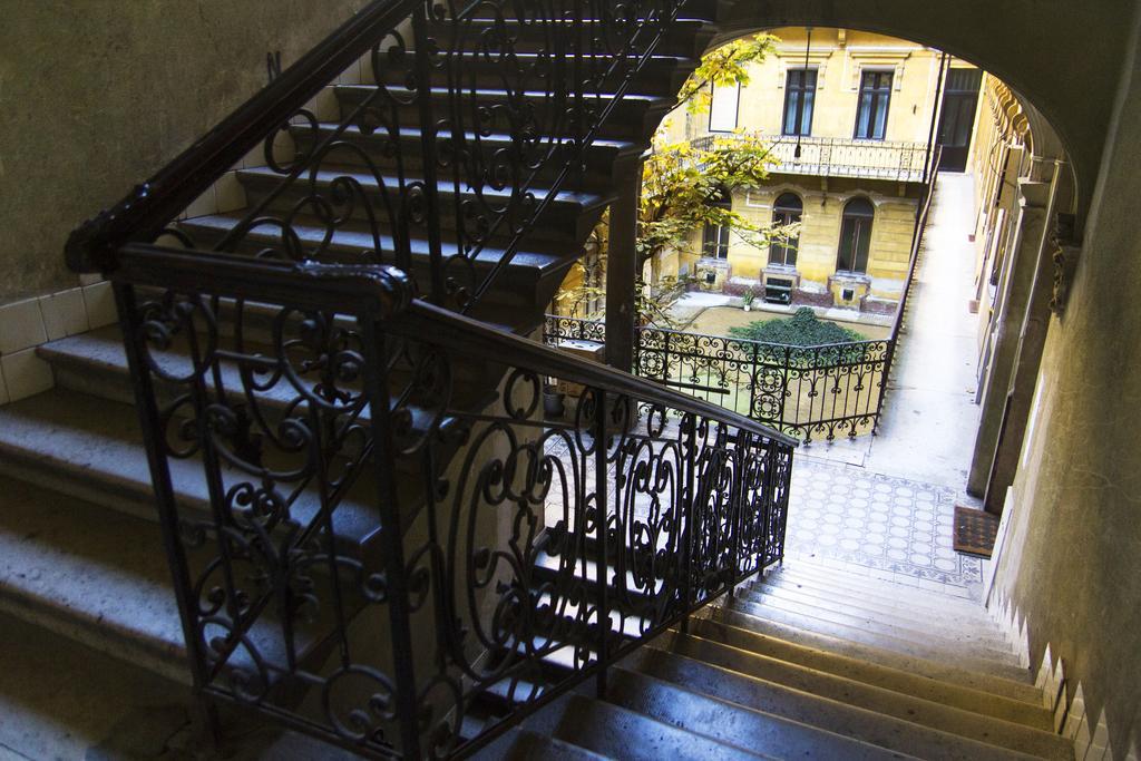 Real Apartments Klauzal Budapest Bagian luar foto