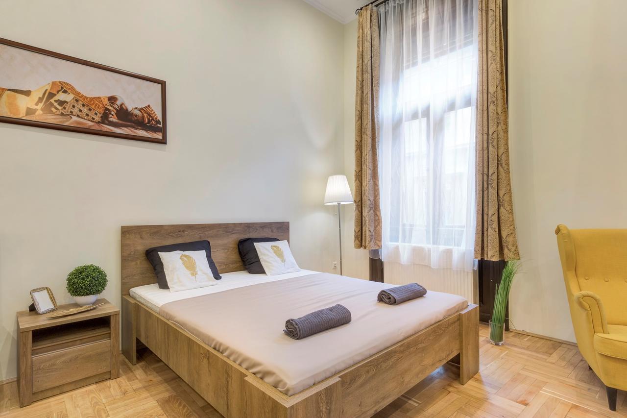 Real Apartments Klauzal Budapest Bagian luar foto