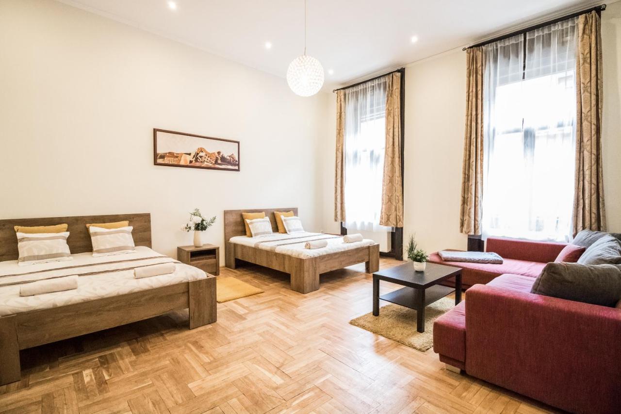 Real Apartments Klauzal Budapest Bagian luar foto