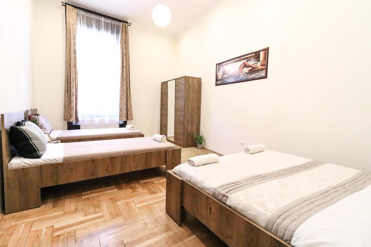 Real Apartments Klauzal Budapest Bagian luar foto