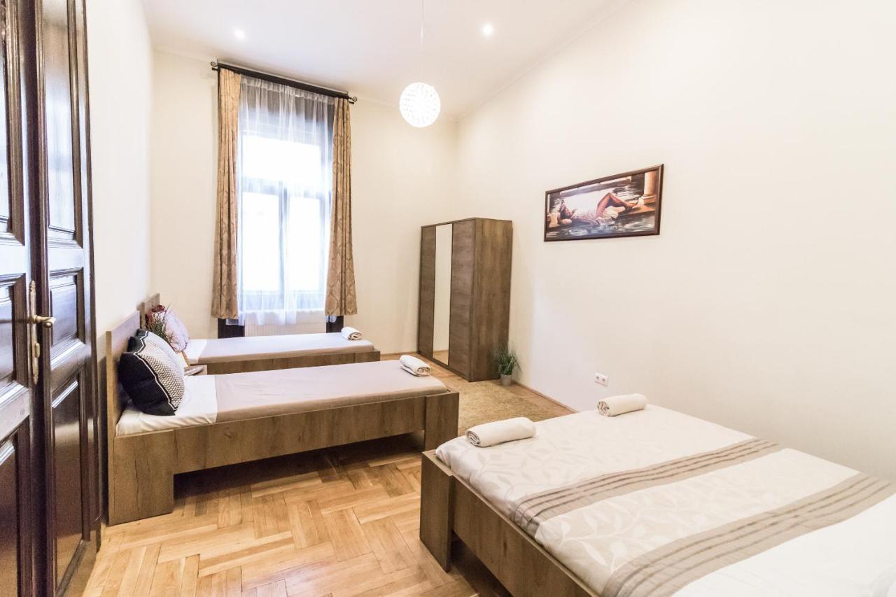 Real Apartments Klauzal Budapest Bagian luar foto