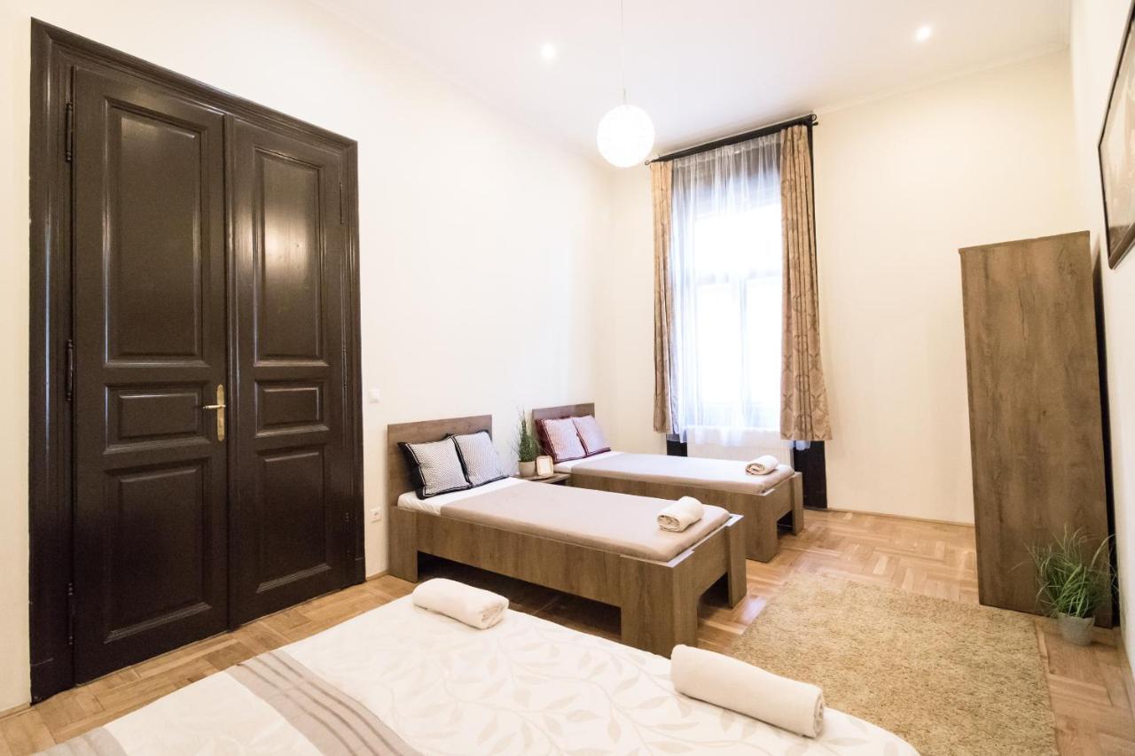 Real Apartments Klauzal Budapest Bagian luar foto